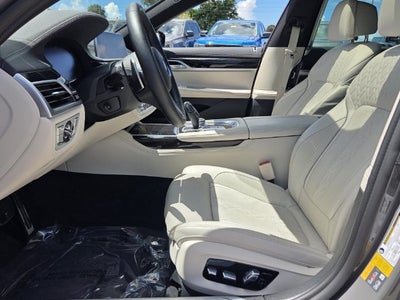 2022 BMW 7 Series 745e xDrive