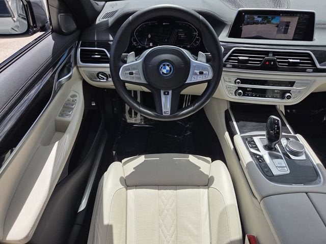 2022 BMW 7 Series 745e xDrive