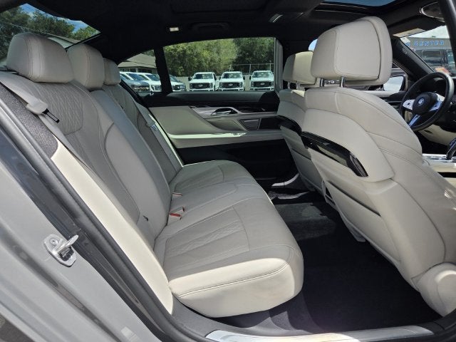 2022 BMW 7 Series 745e xDrive