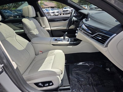 2022 BMW 7 Series 745e xDrive