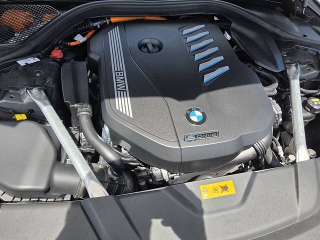 2022 BMW 7 Series 745e xDrive