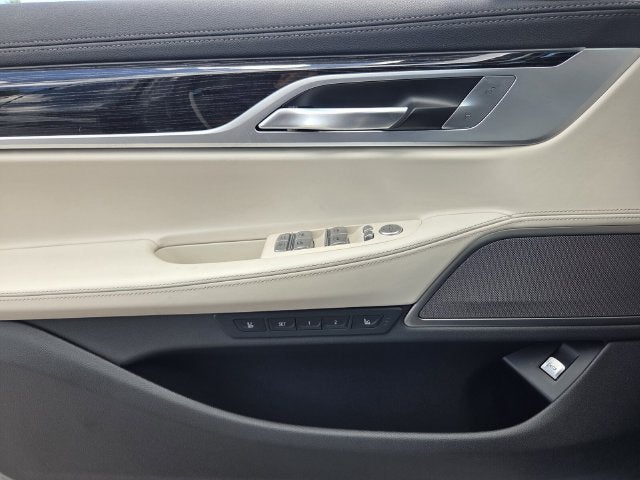 2022 BMW 7 Series 745e xDrive