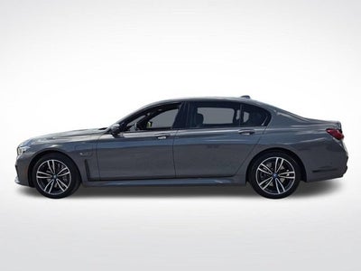 2022 BMW 7 Series 745e xDrive