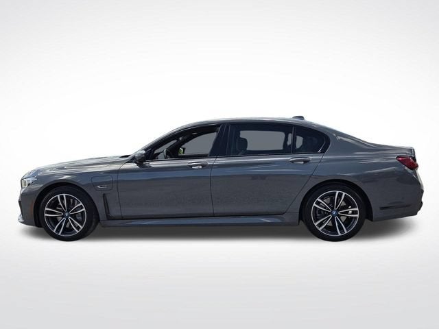 2022 BMW 7 Series 745e xDrive