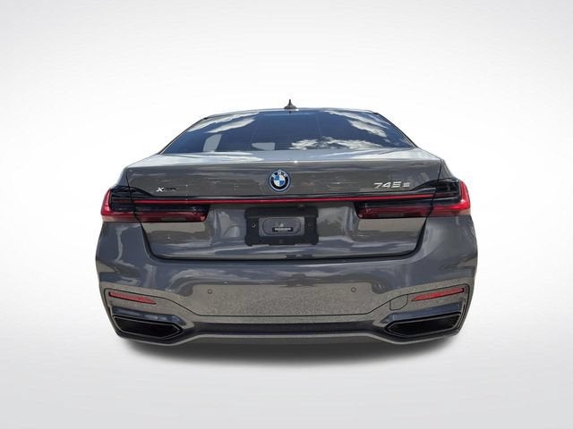 2022 BMW 7 Series 745e xDrive