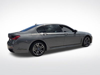2022 BMW 7 Series 745e xDrive