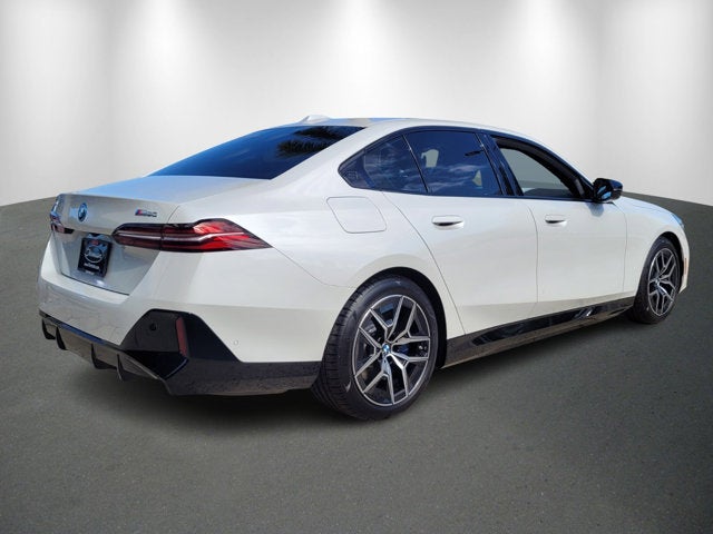 2025 BMW i5 M60