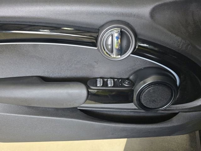 2023 MINI Convertible Signature