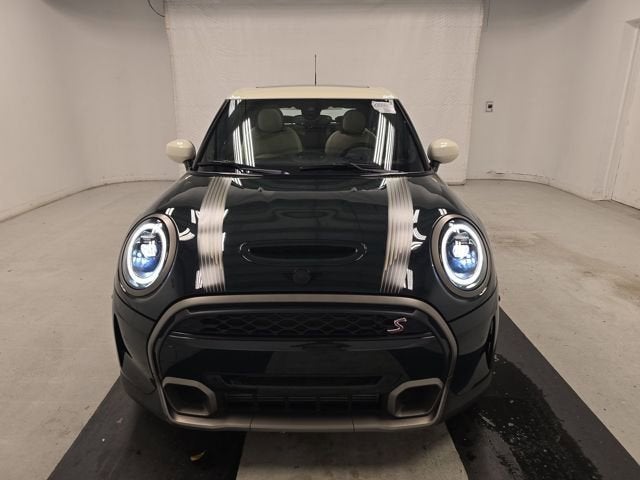 2023 MINI Hardtop 4 Door Iconic