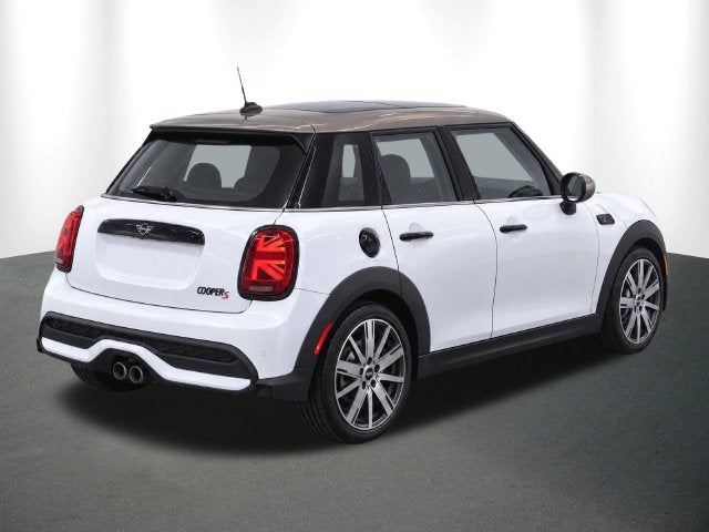 2024 MINI Cooper S Iconic
