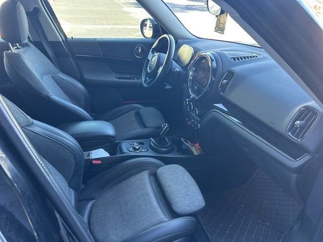 2023 MINI Countryman Signature