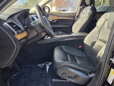 2021 Volvo XC90 Momentum