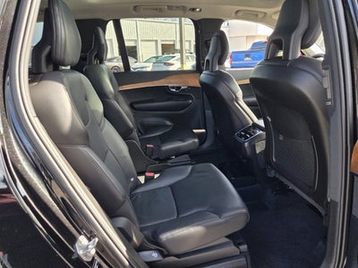 2021 Volvo XC90 Momentum