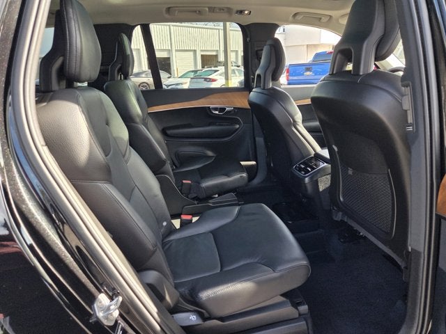 2021 Volvo XC90 Momentum