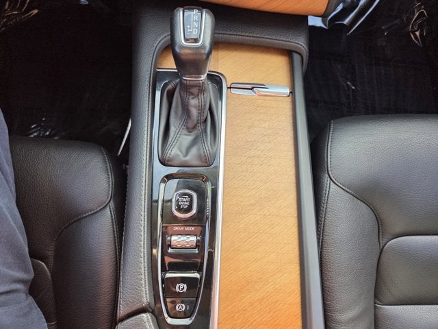 2021 Volvo XC90 Momentum