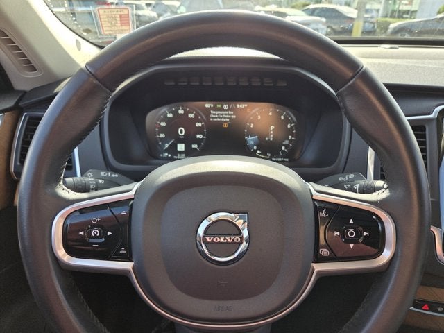 2021 Volvo XC90 Momentum