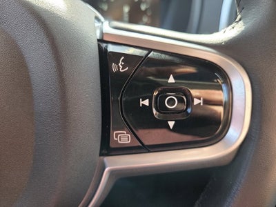 2021 Volvo XC90 Momentum