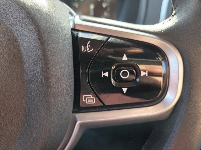 2021 Volvo XC90 Momentum