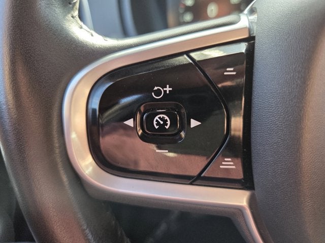 2021 Volvo XC90 Momentum