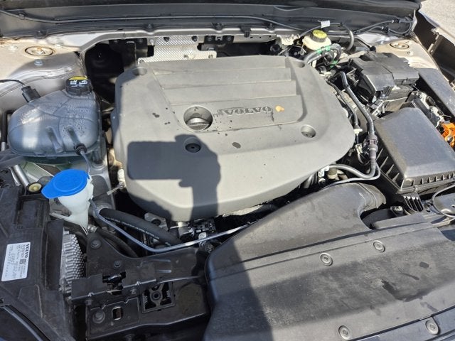 2024 Volvo XC40 Ultimate Bright Theme