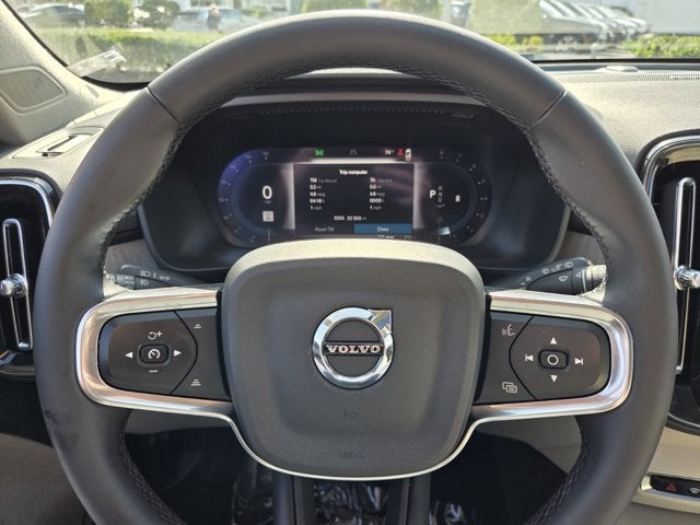 2024 Volvo XC40 Ultimate Bright Theme