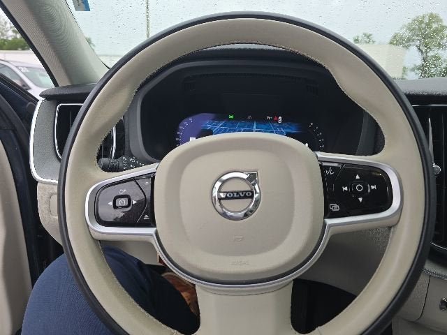 2025 Volvo XC60 Plus