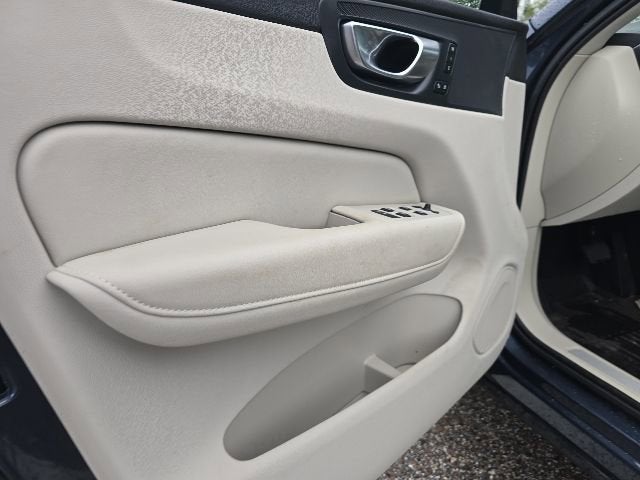 2025 Volvo XC60 Plus