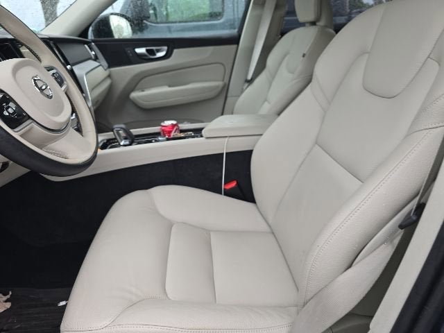 2025 Volvo XC60 Plus