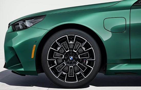 The BMW M5 Touring’s tire wheel. | Ferman BMW in Palm Harbor FL